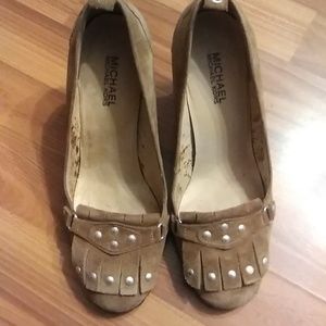MICHAEL KORS GWEN KILTIE PUMP